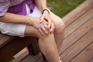 cách làm giảm đau xương khớp
